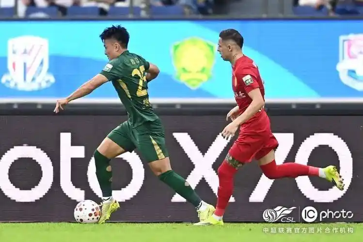 欧冠对决：皇家马德里 VS 巴黎圣日耳曼